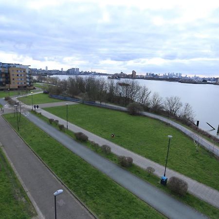 Lovely 2 Bed 2 Toilet Hill House River View Apartment 런던 외부 사진