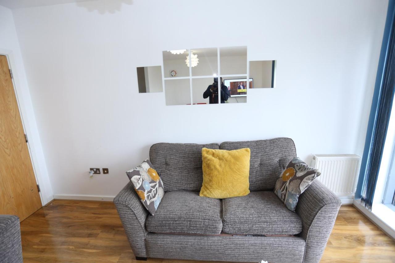 Lovely 2 Bed 2 Toilet Hill House River View Apartment 런던 외부 사진