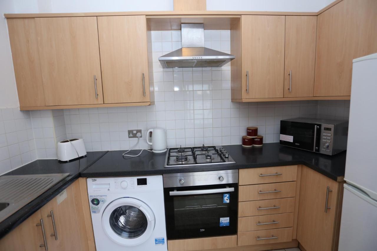 Lovely 2 Bed 2 Toilet Hill House River View Apartment 런던 외부 사진
