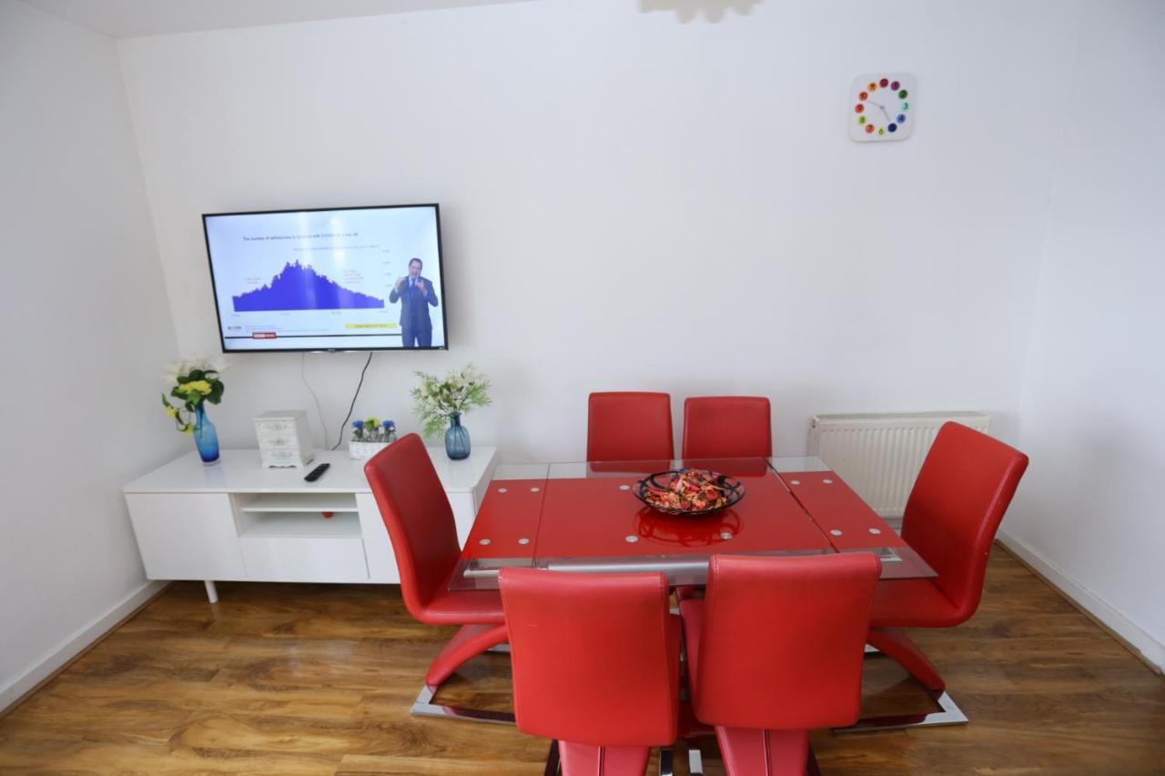 Lovely 2 Bed 2 Toilet Hill House River View Apartment 런던 외부 사진
