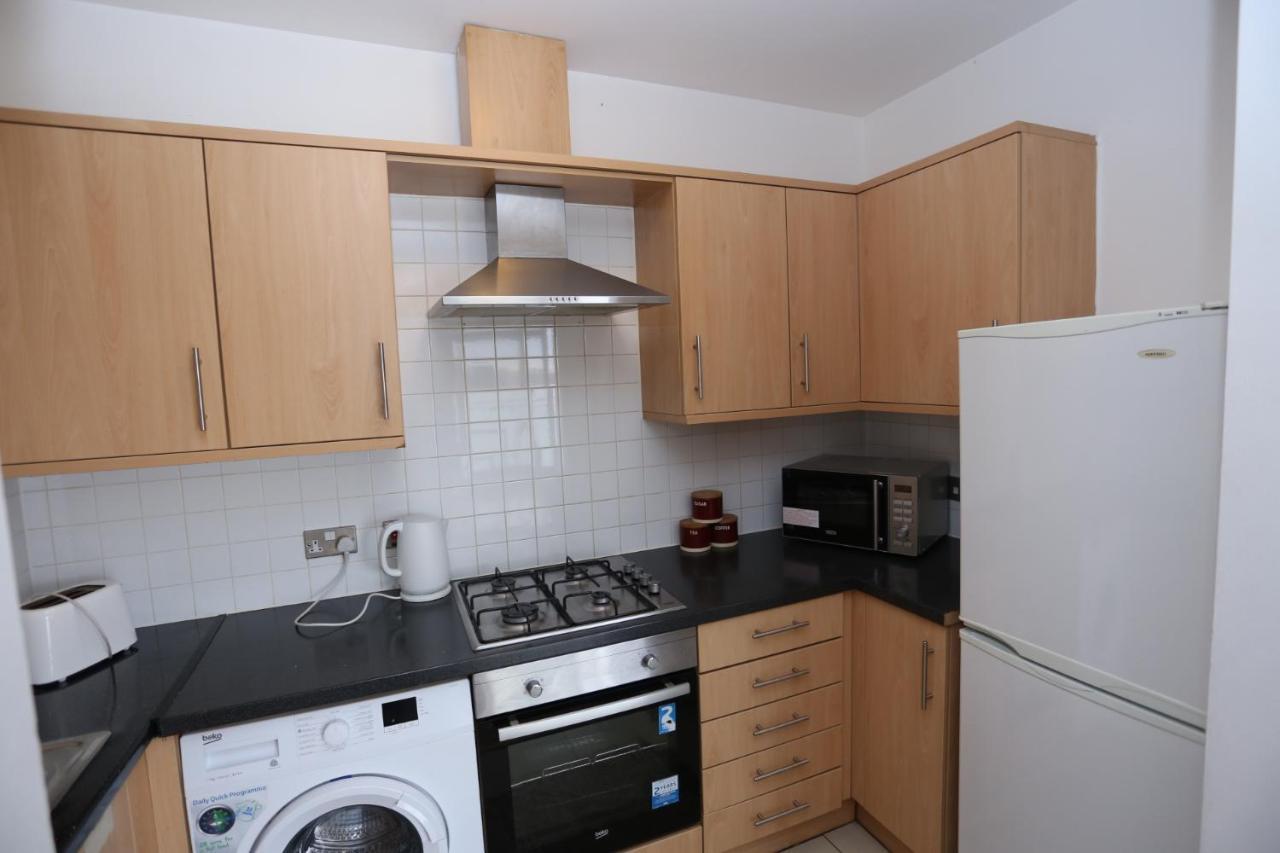 Lovely 2 Bed 2 Toilet Hill House River View Apartment 런던 외부 사진