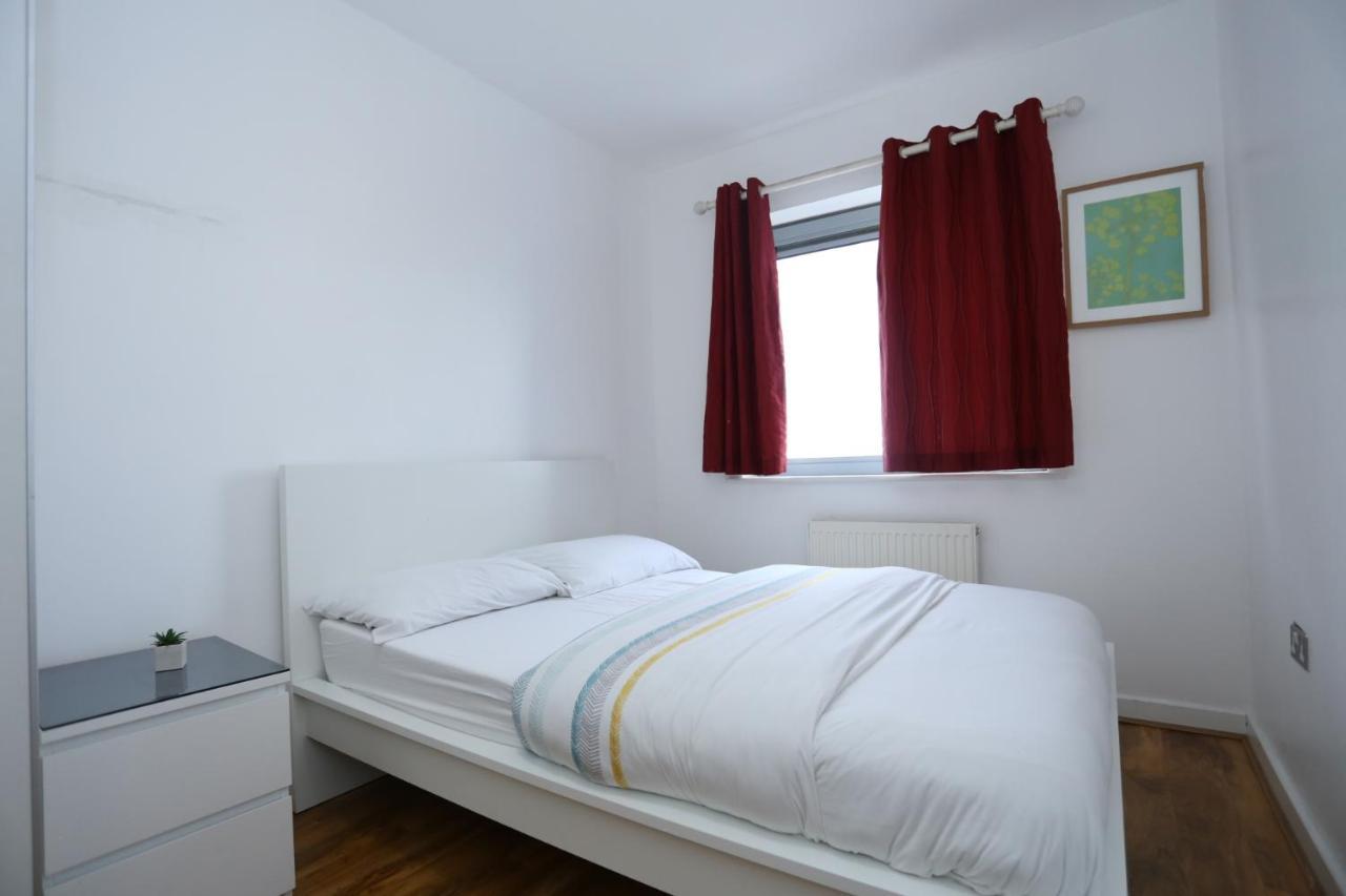 Lovely 2 Bed 2 Toilet Hill House River View Apartment 런던 외부 사진