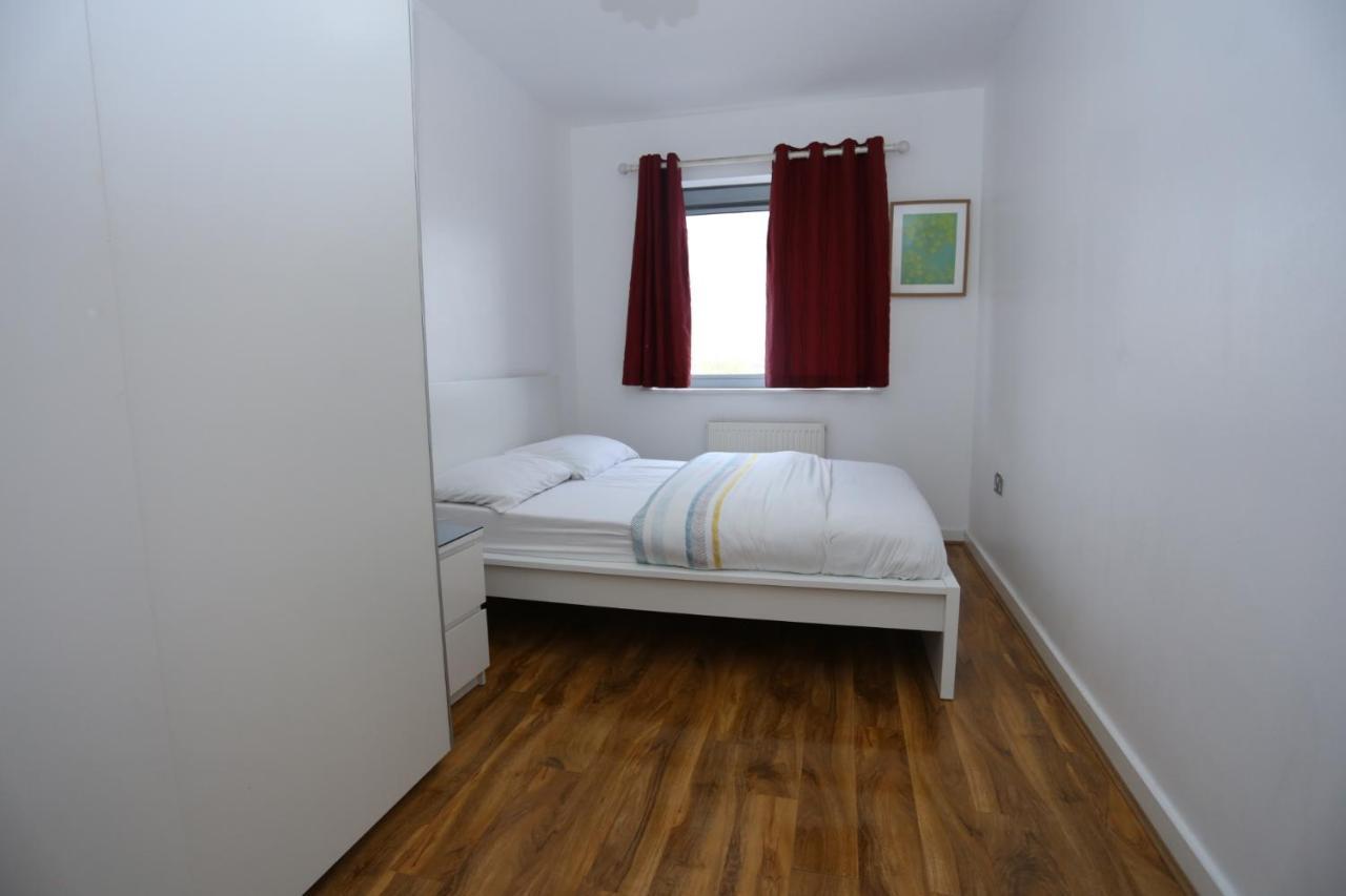 Lovely 2 Bed 2 Toilet Hill House River View Apartment 런던 외부 사진
