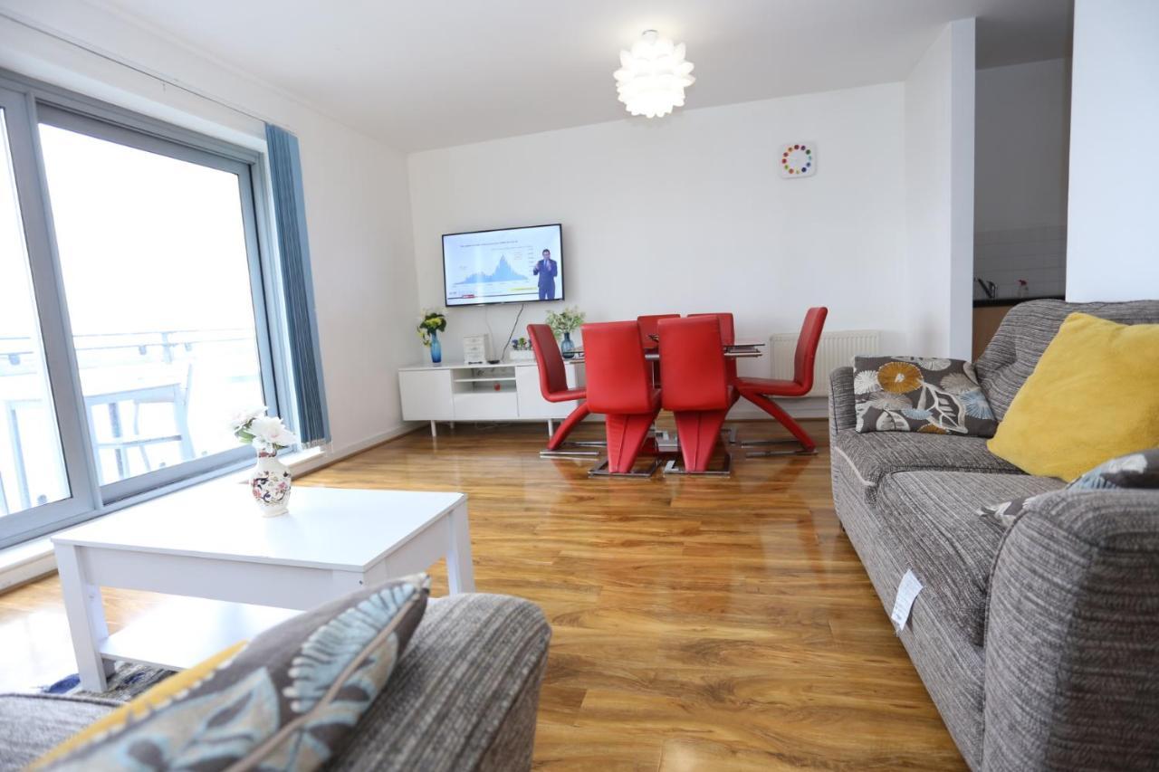 Lovely 2 Bed 2 Toilet Hill House River View Apartment 런던 외부 사진