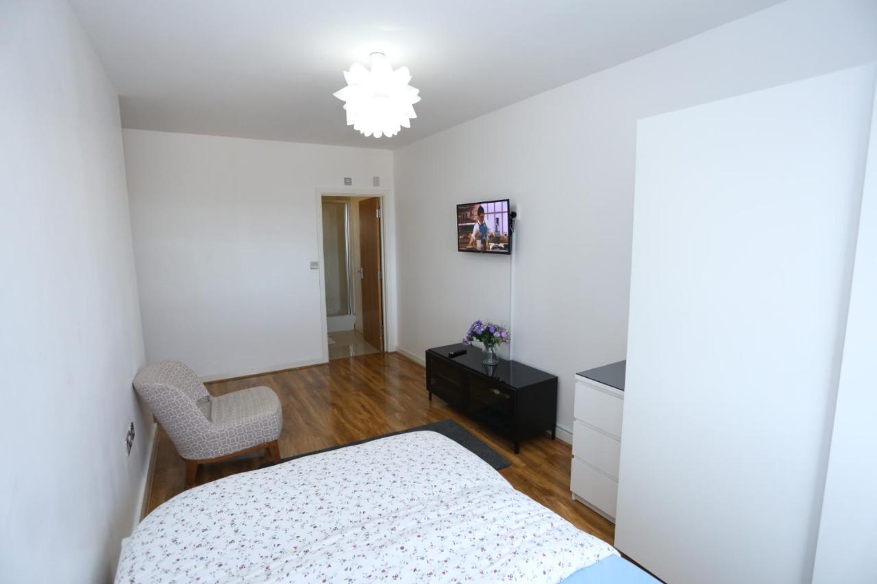 Lovely 2 Bed 2 Toilet Hill House River View Apartment 런던 외부 사진