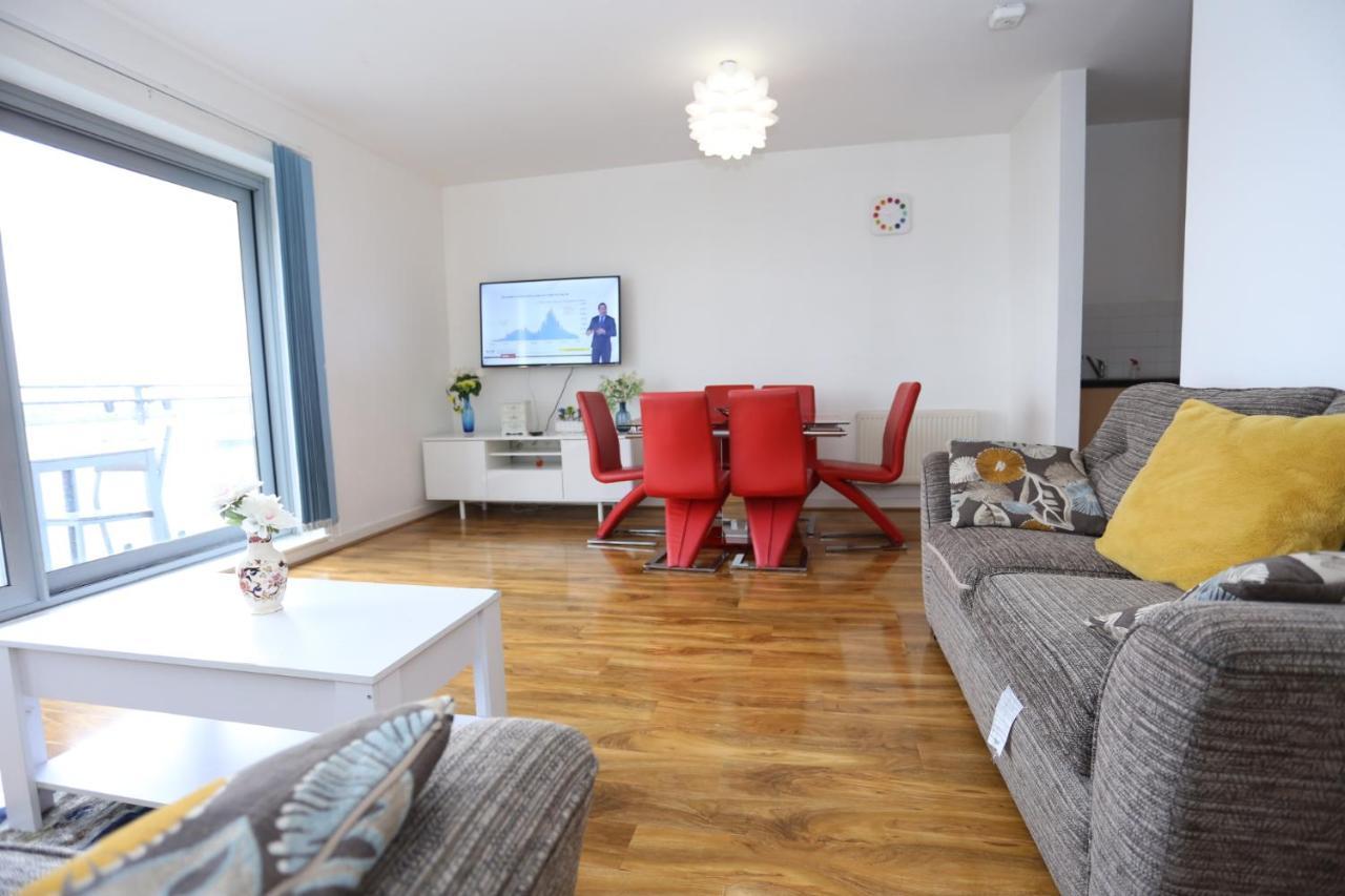 Lovely 2 Bed 2 Toilet Hill House River View Apartment 런던 외부 사진