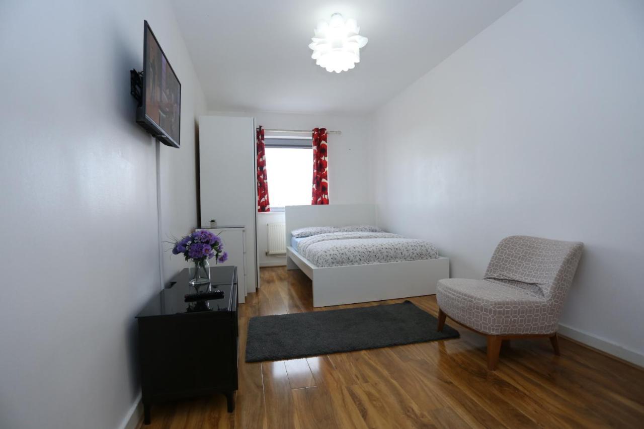 Lovely 2 Bed 2 Toilet Hill House River View Apartment 런던 외부 사진